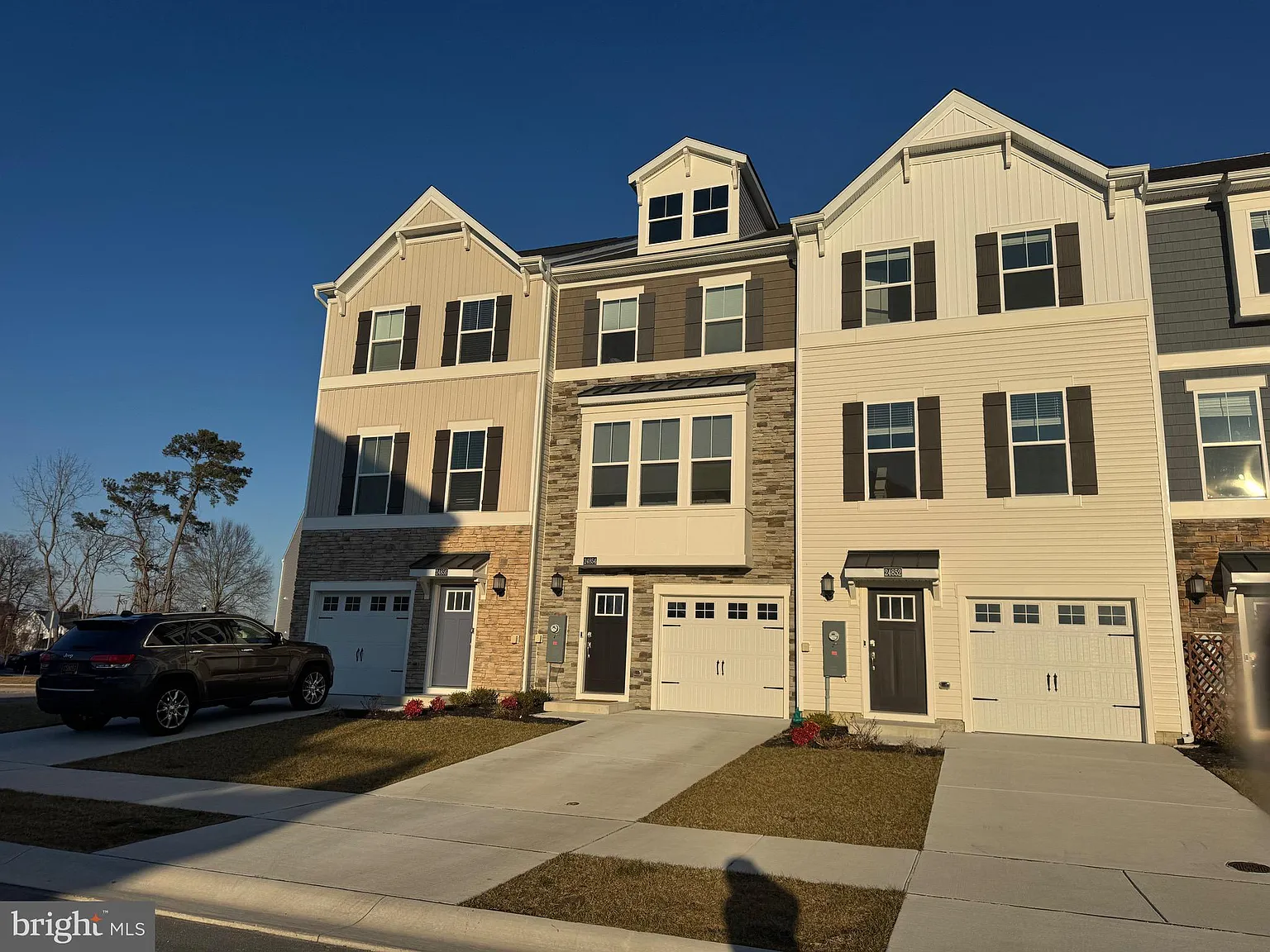 3 bed, 3.5 bath, 1878 sqft, $2,250 — Photo 2