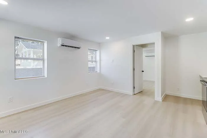 264 McDonnell Ave #C — Photo 3