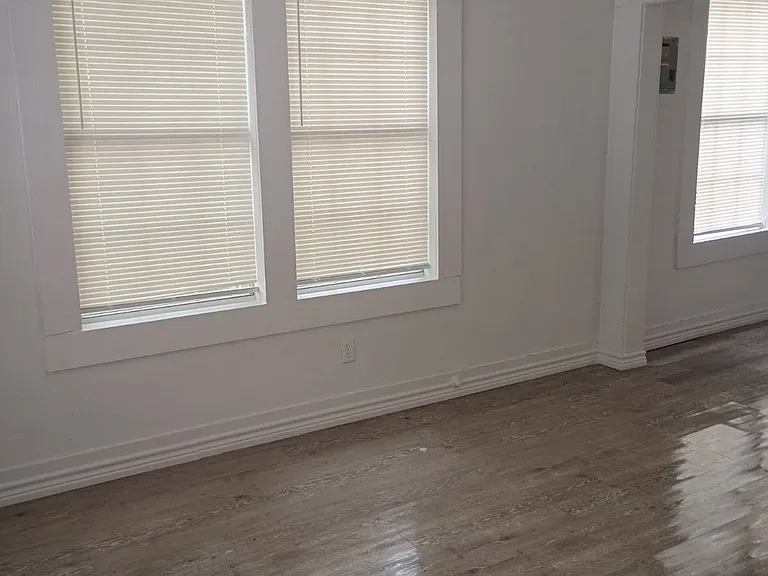 608 S Olive St — Photo 1