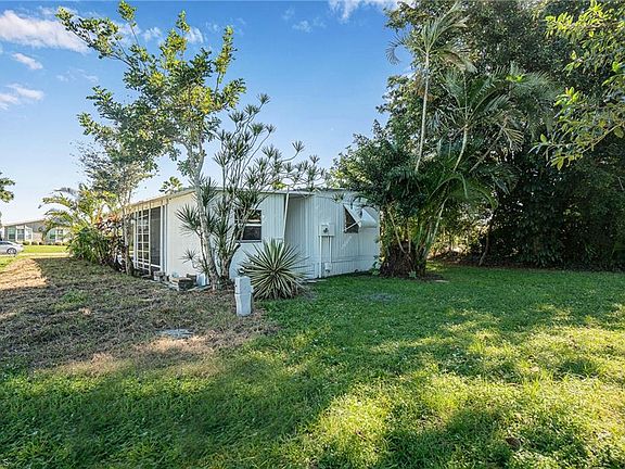 5th image of 75 Twin Palms Dr
