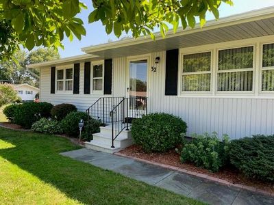 32 Campus Dr, Rochester, NY, 14623