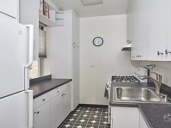 2nd image of 161 E 91st St APT 3G