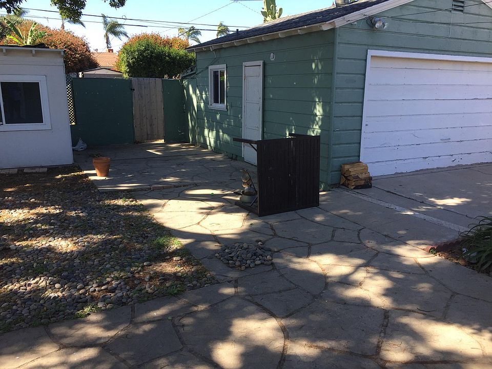 2nd image of 215 Chula Vista St