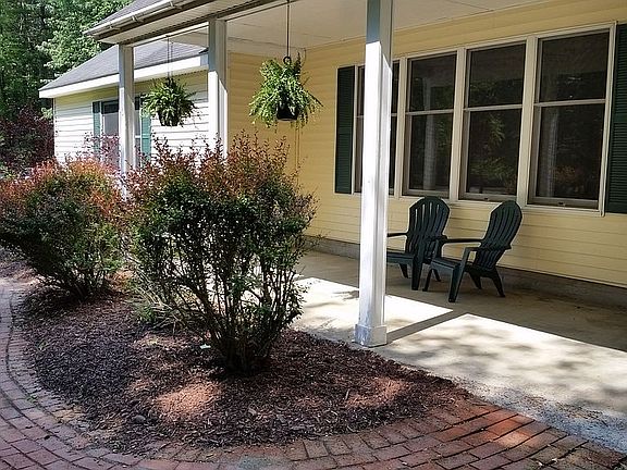2nd image of 10 Pineview Dr