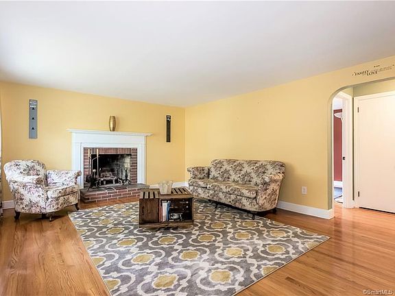 4th image of 45 Cheney Ln