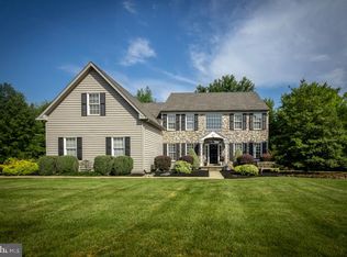 299 Midfield Dr, Ambler, PA 19002