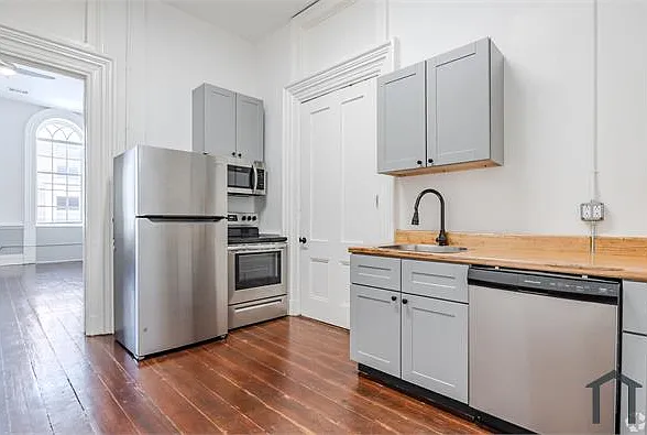 Studio, 360 sqft, $975 — Photo 3