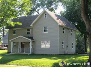 203 S Main St, Coleta, IL 61081