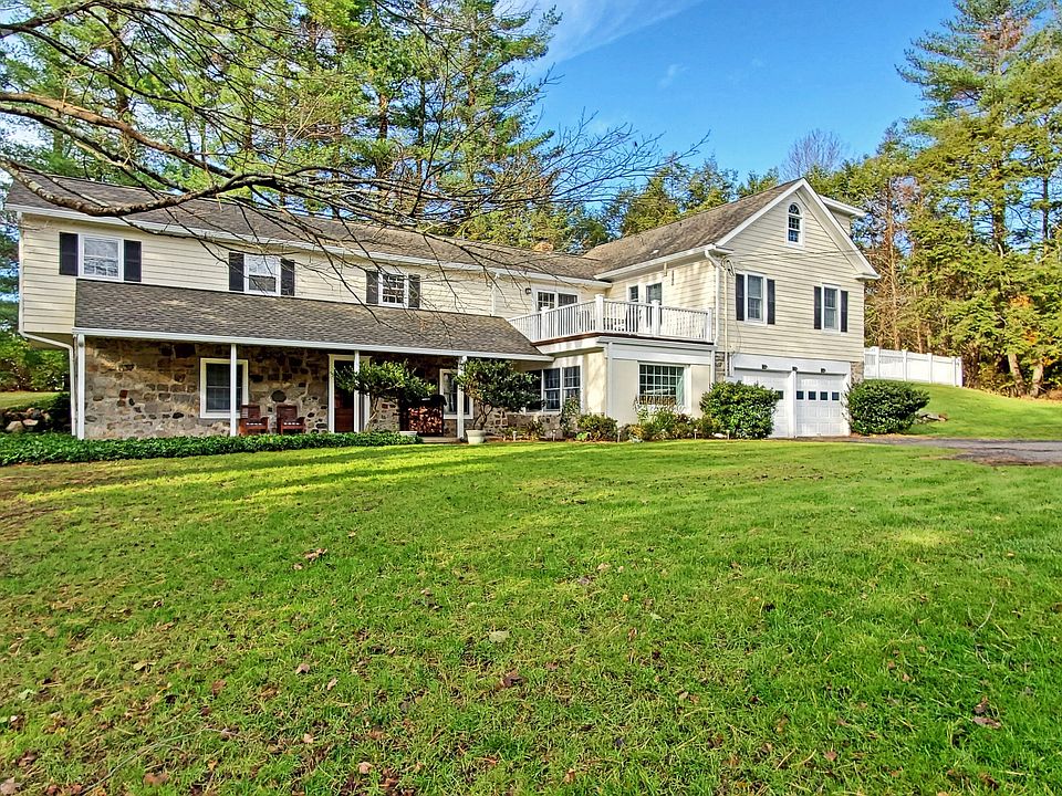 24 Lantern Drive
