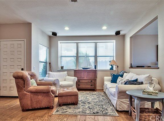 3rd image of 2081 San Antonio Dr
