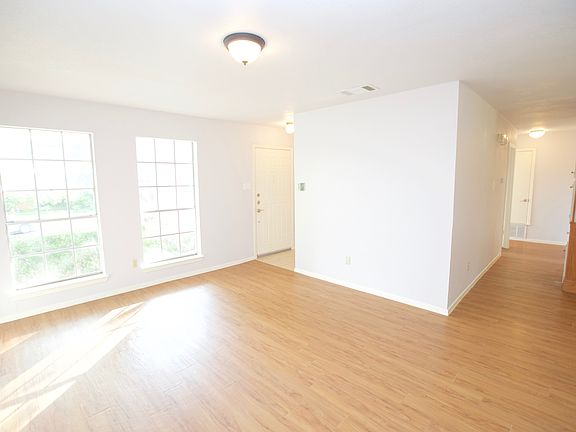4th image of 3407 Dunliegh Dr