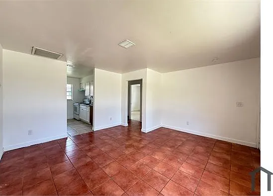 1703 Palm Dr — Photo 1