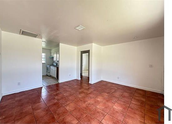 1st image of 1703 Palm Dr