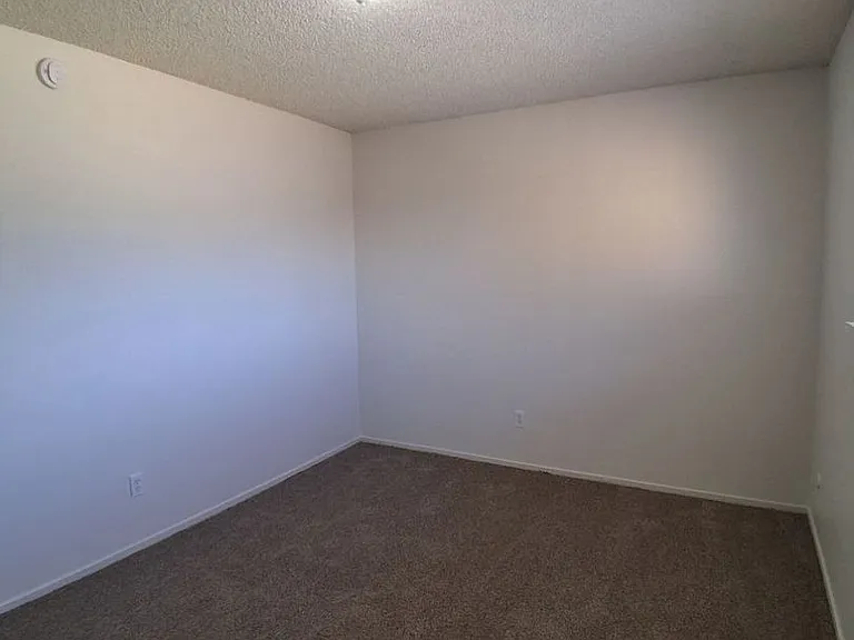 1505 E. Yale Ave. — Photo 16