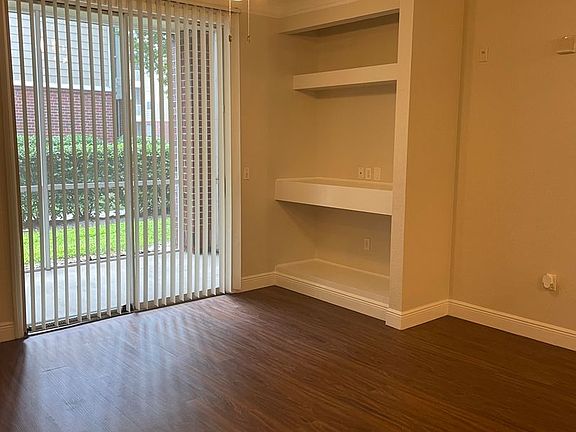 4th image of 13015 Plantation Park Cir APT 10111