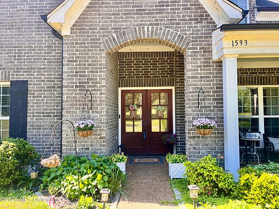 4th image of 1593 Johnston Rd
