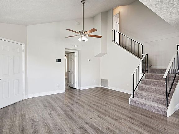 3rd image of 9816 SURREY RIDGE ROAD