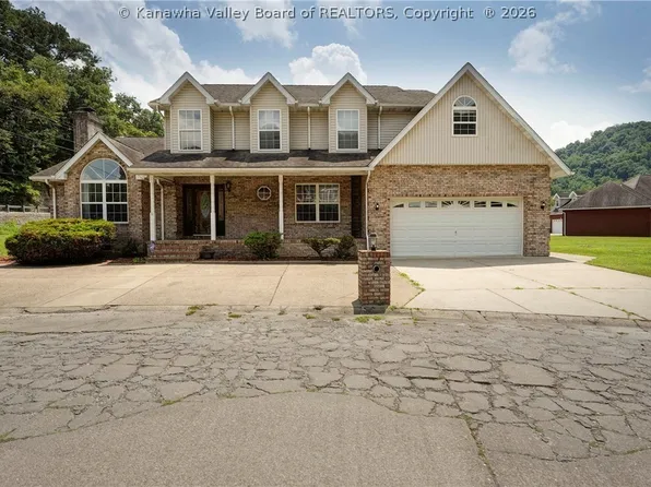 19 Golf Meadows Ln, Chapmanville, WV 25508