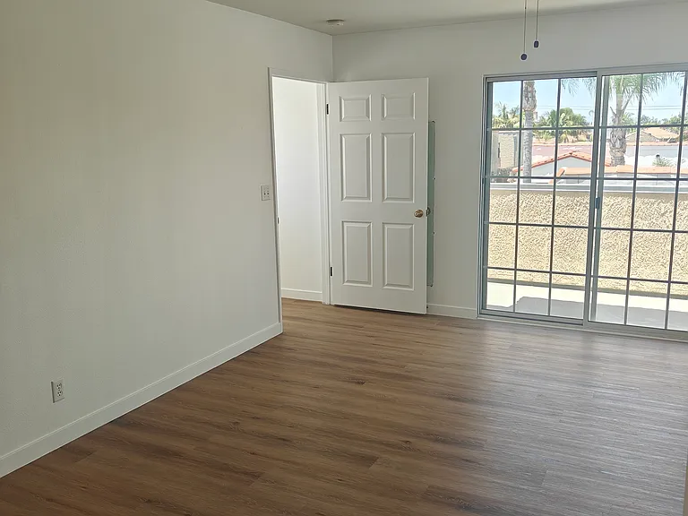 234 Roswell Ave — Photo 22