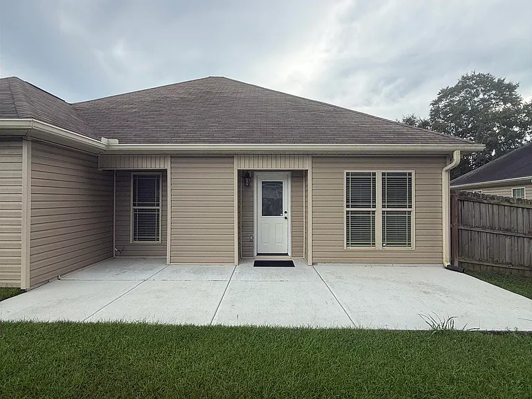 100 Weston Cv — Photo 22