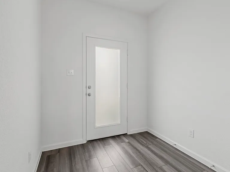 120 Waterhouse Lake Dr — Photo 13