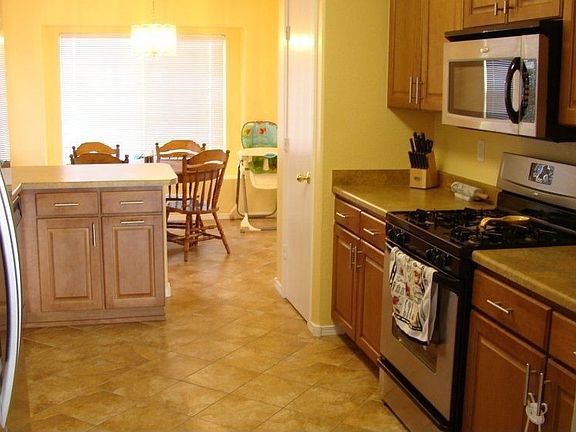 3rd image of 9316 Valle Vidal Pl SW