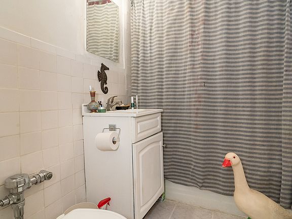 4th image of 19 W 106th St APT 2A
