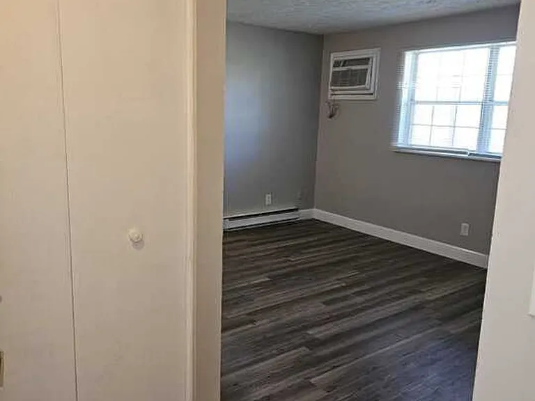 Willow Run Apartments — Photo 18
