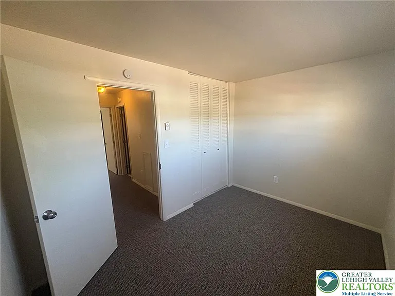 5 Stonewood Pl — Photo 13