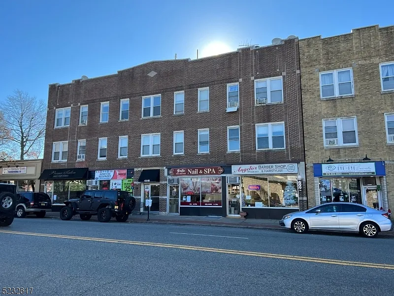 1 bed, 1.0 bath, $1,695 — Photo 1