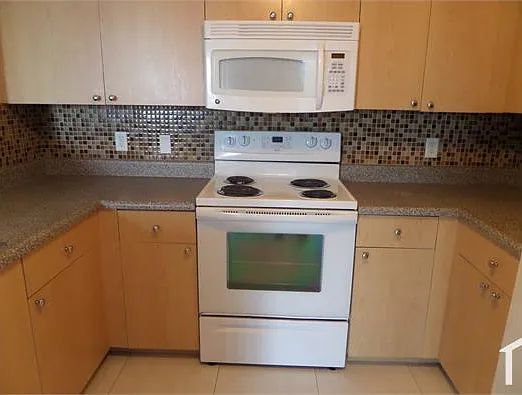 7940 N Nob Hill Rd #205 — Photo 6