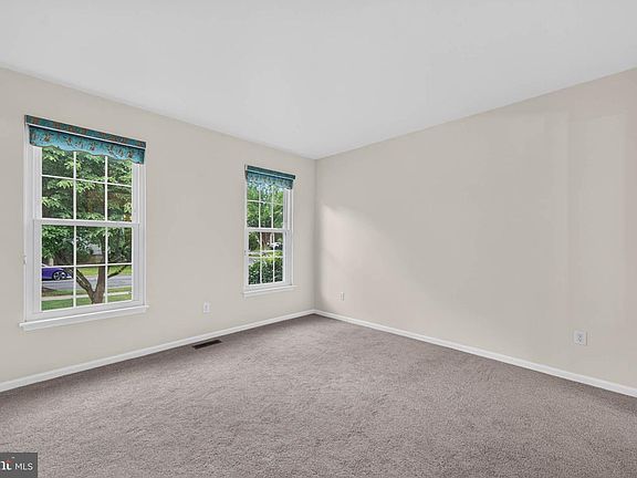 5th image of 12521 Royal Crown Dr