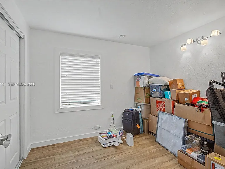 5910 SW 62nd Ter — Photo 12