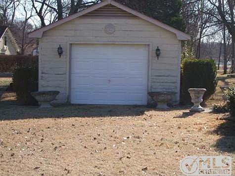 2nd image of 1751 Hickory Trace Dr