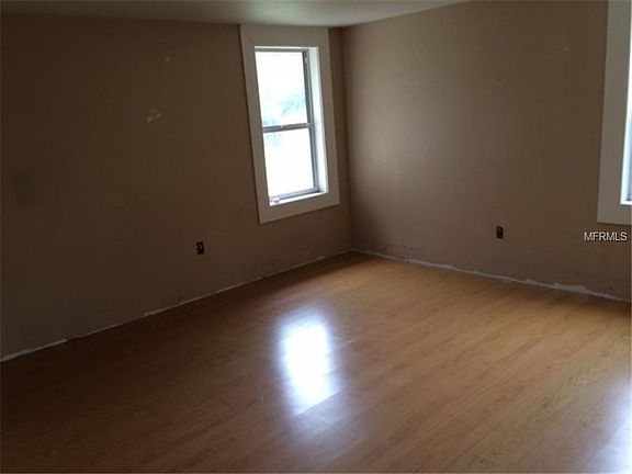 5th image of 1860 Oglesby Ave