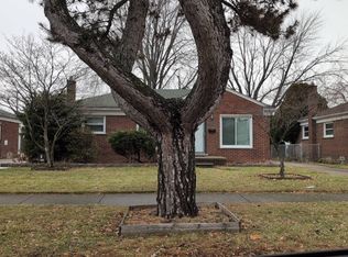 20007 Elizabeth St, Saint Clair Shores, MI 48080