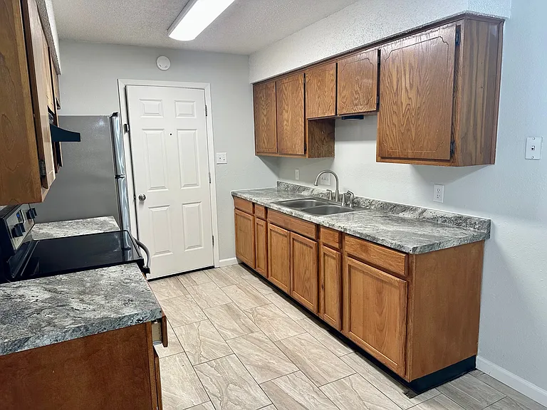 1307 Barbara Dr #B — Photo 5