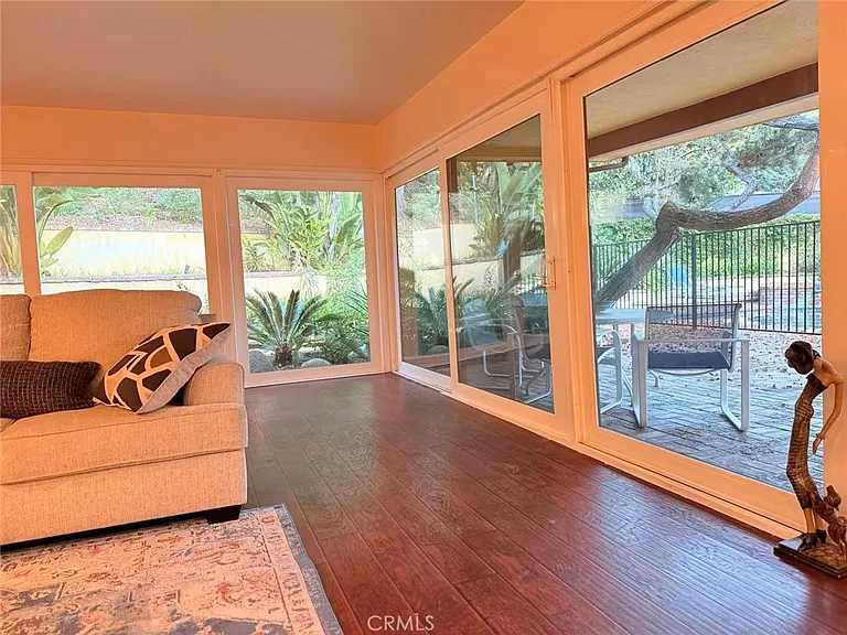 2500 Benedict Canyon Dr — Photo 7