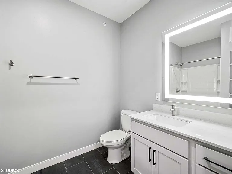 Lago Apartments — Photo 107