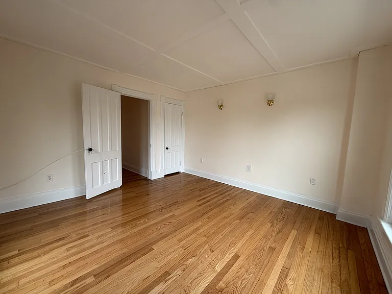 604 Park Ave — Photo 12