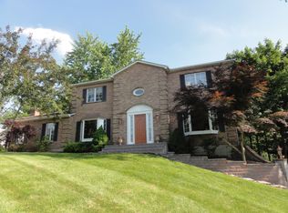 99 Saddle Ridge Dr, Hopewell Junction, NY 12533