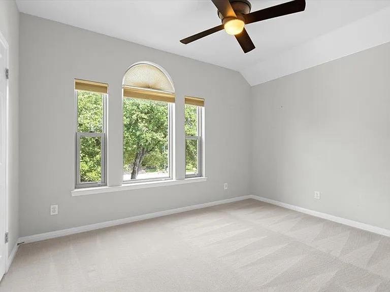 5301 Deerwood Ln — Photo 24