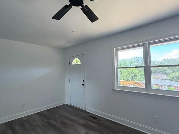 4th image of 7754 Vista Hills Dr