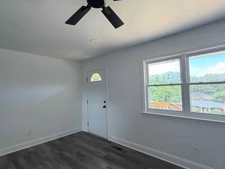 7754 Vista Hills Dr — Photo 4