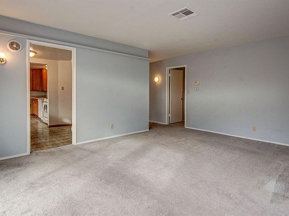5th image of 506 Diana Dr