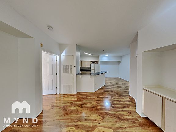 2nd image of 829 Camargo Way Unit 306