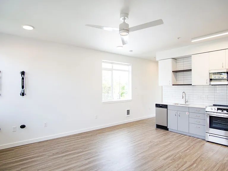 2320 N Vancouver Ave #303 — Photo 1