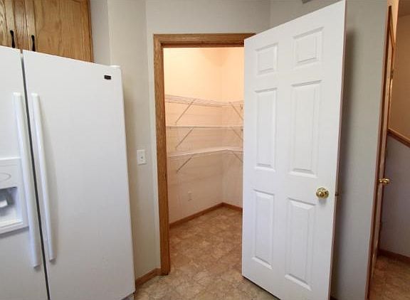 Walk-in-pantry