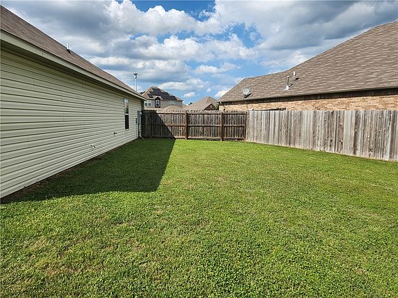 4th image of 2607 Whispering Woods Ct