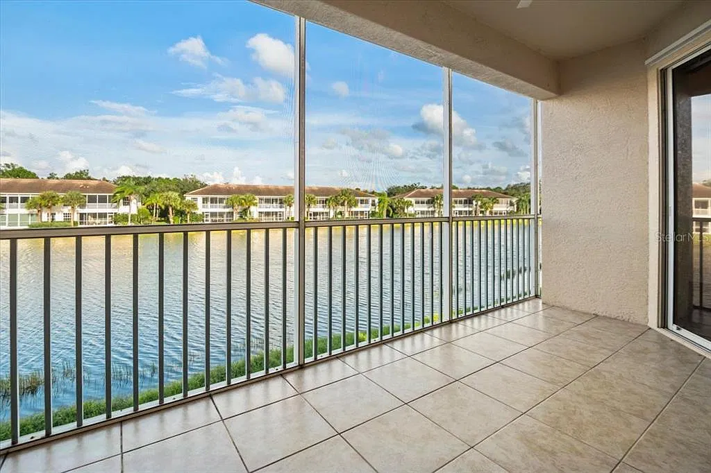 3 bed, 2.0 bath, 2045 sqft, $2,350 — Photo 1